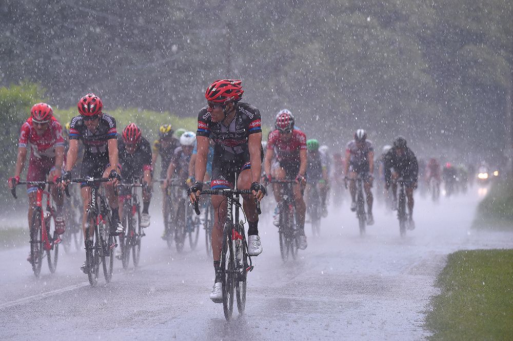 Showers soaked stage 4 of the Criterium du Dauphine before skies cleared