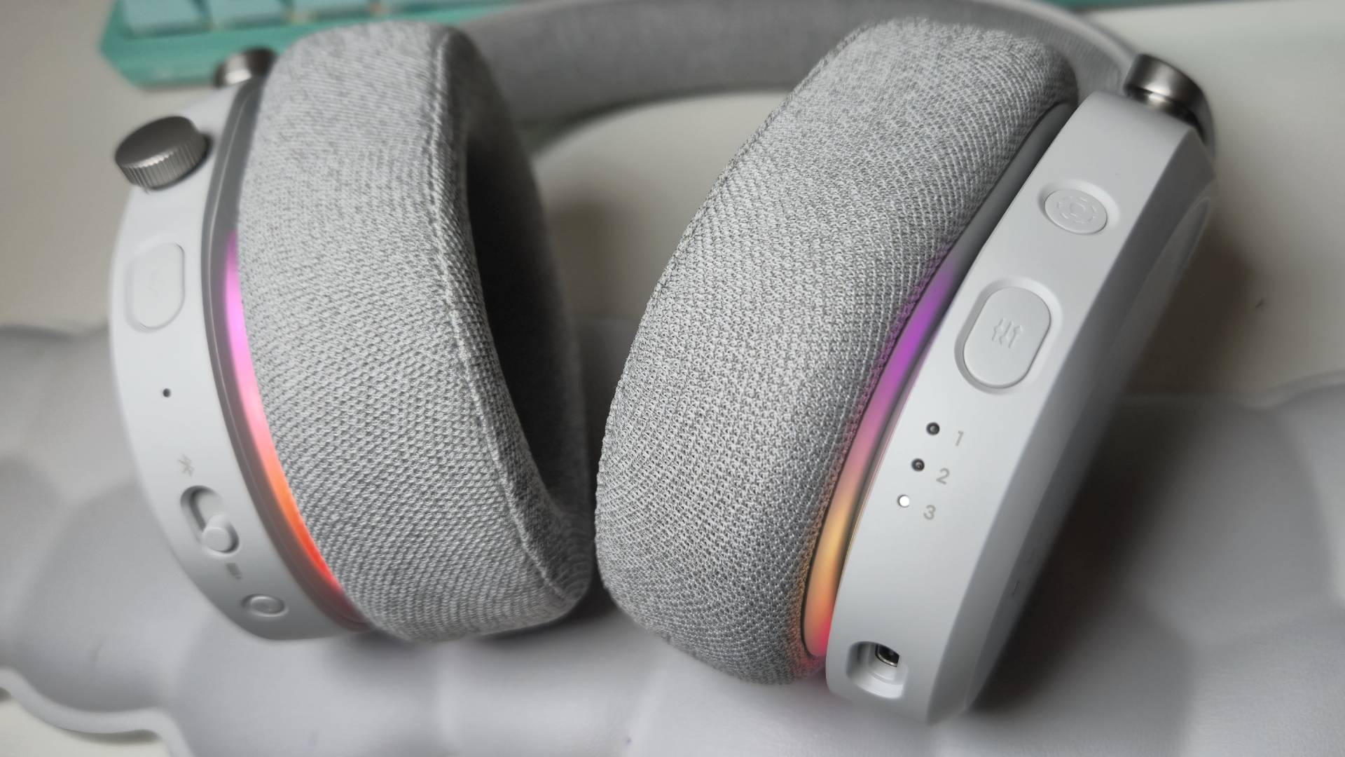 Photo by Rosalie Newcombe of the RGB lighting of the Scape headset.