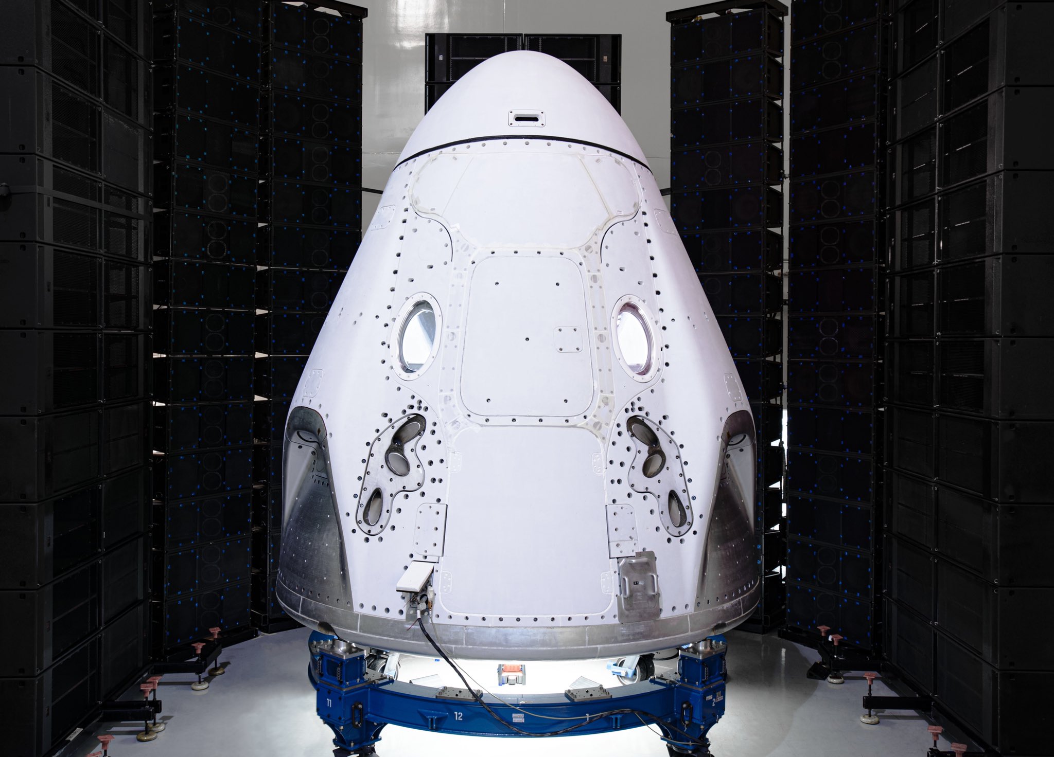 Spacex Will Fly Space Tourists On Crew Dragon For Space Adventures