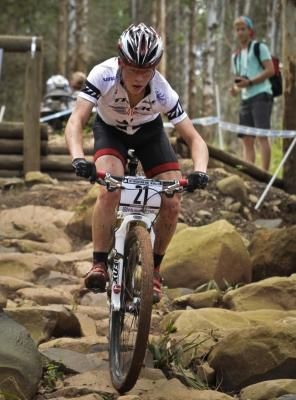 Anton Cooper (Trek World Racing) floats his way through a rock garden.