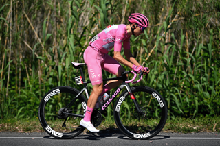 Giro d’Italia maglia rosa Tadej Pogačar defends Naples leadout for Juan Sebastian Molano