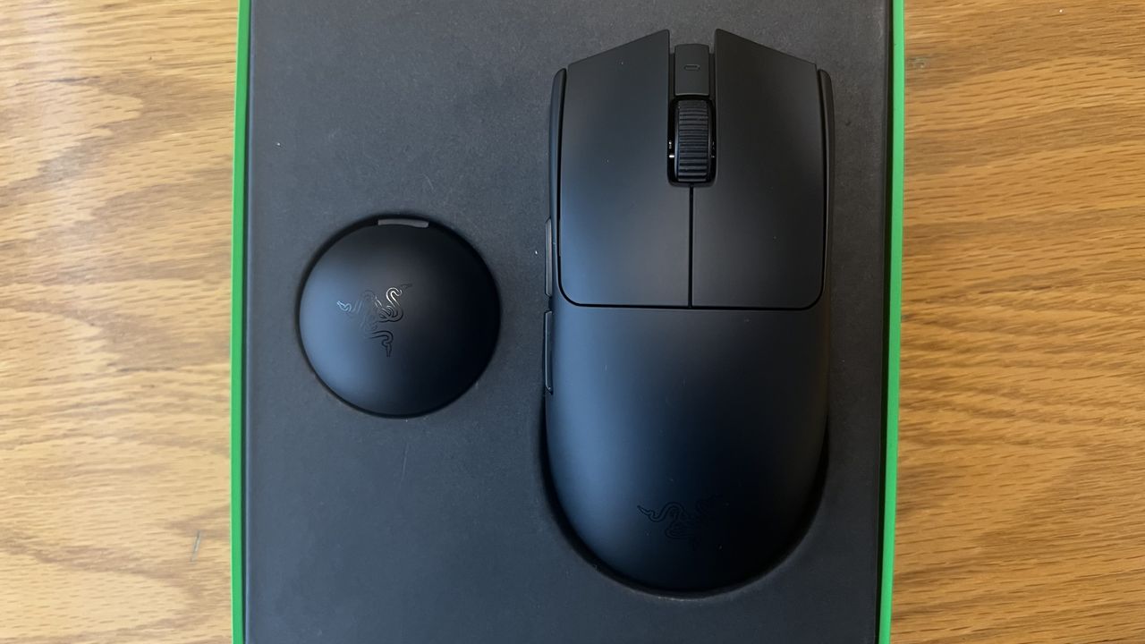 The Razer Viper V4 Pro