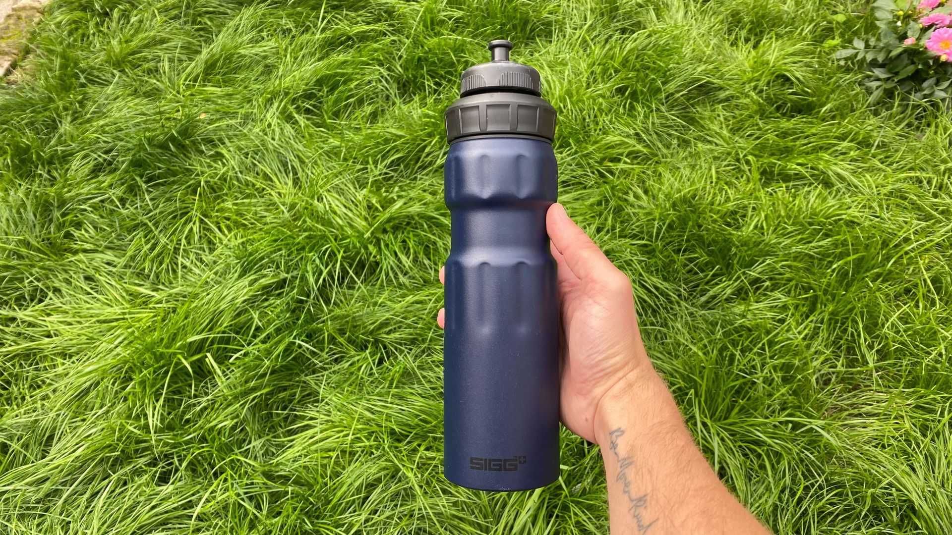 Best water bottles for hiking 2024 Fit&Well