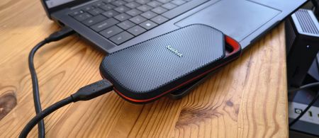 SanDisk Extreme PRO with USB4 