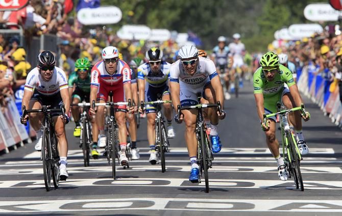 Marcel Kittel (Argos - Shimano) narrowly sprints to victory