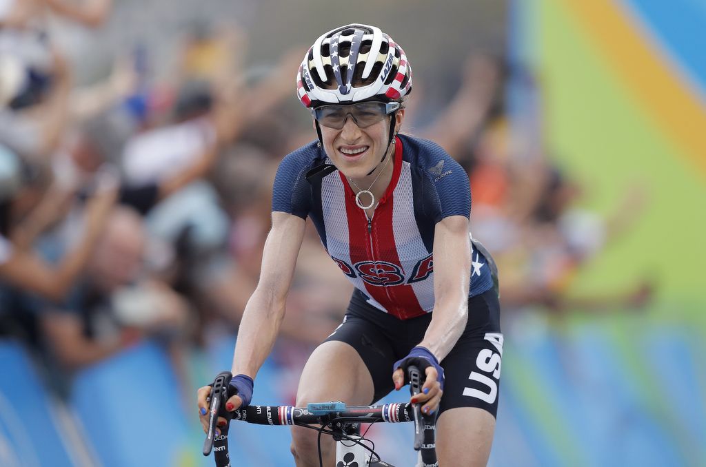 Mara Abbott (USA) approaches the line