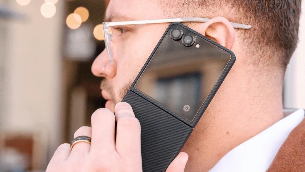 Thinborne Galaxy Z Flip 8 Aramid Fiber Magnetic Case