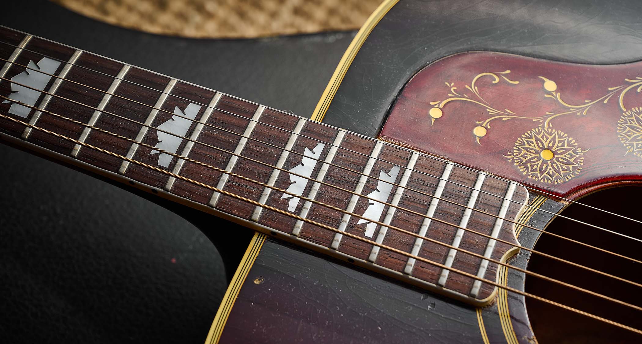 Gibson J-200
