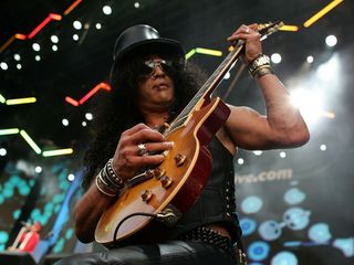 Slash - shop assistant