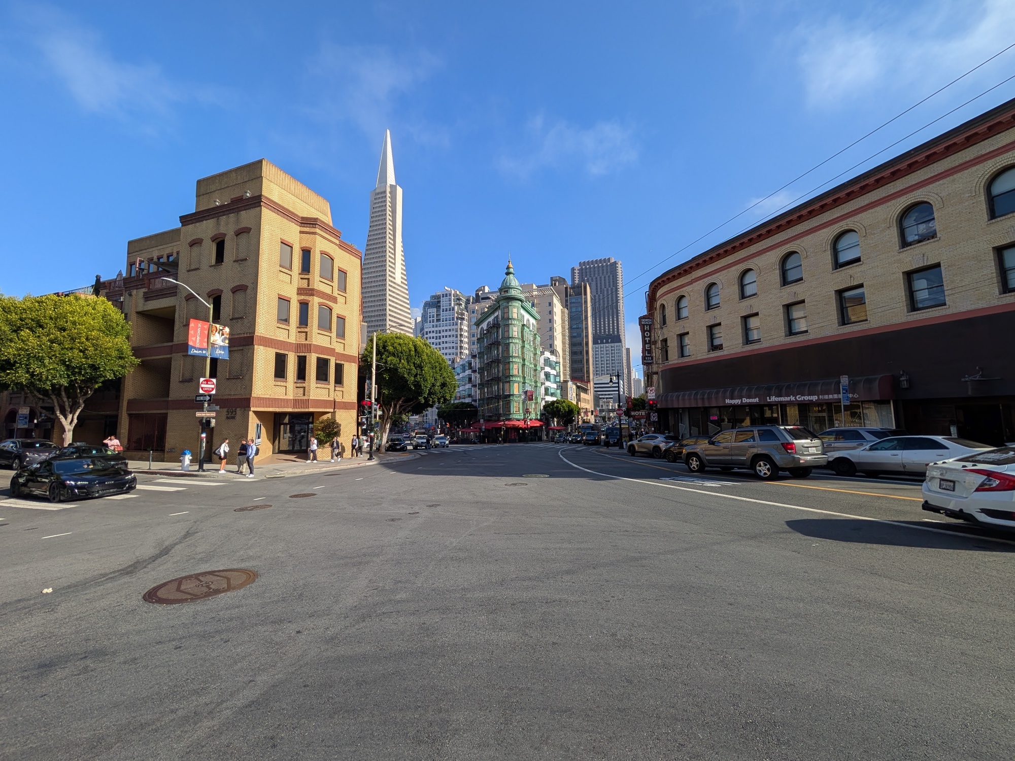 Columbus Tower photo with transamerica building by Pixel 9 Pro