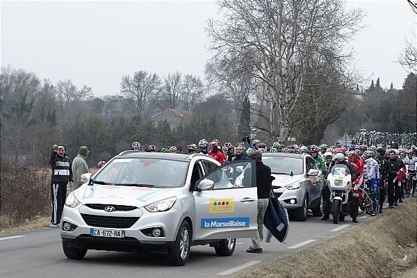 The race got a new start after snow in N&icirc;mes pushed the kickoff to the feedzone in Lusson