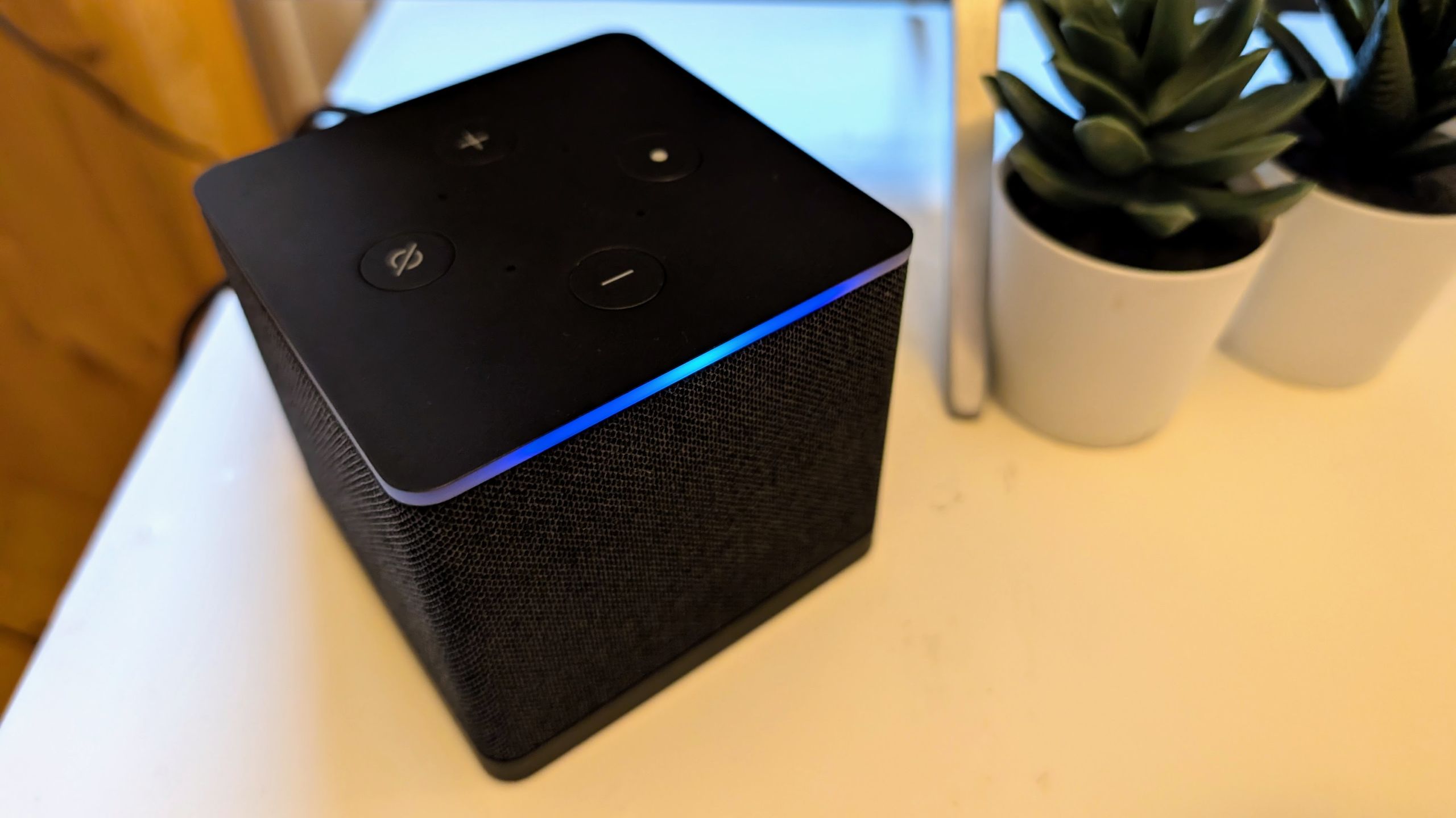【新世代】Amazon Fire TV Cube Amazon Official: Fire TV Cube with Alexa Voice Remote Pro