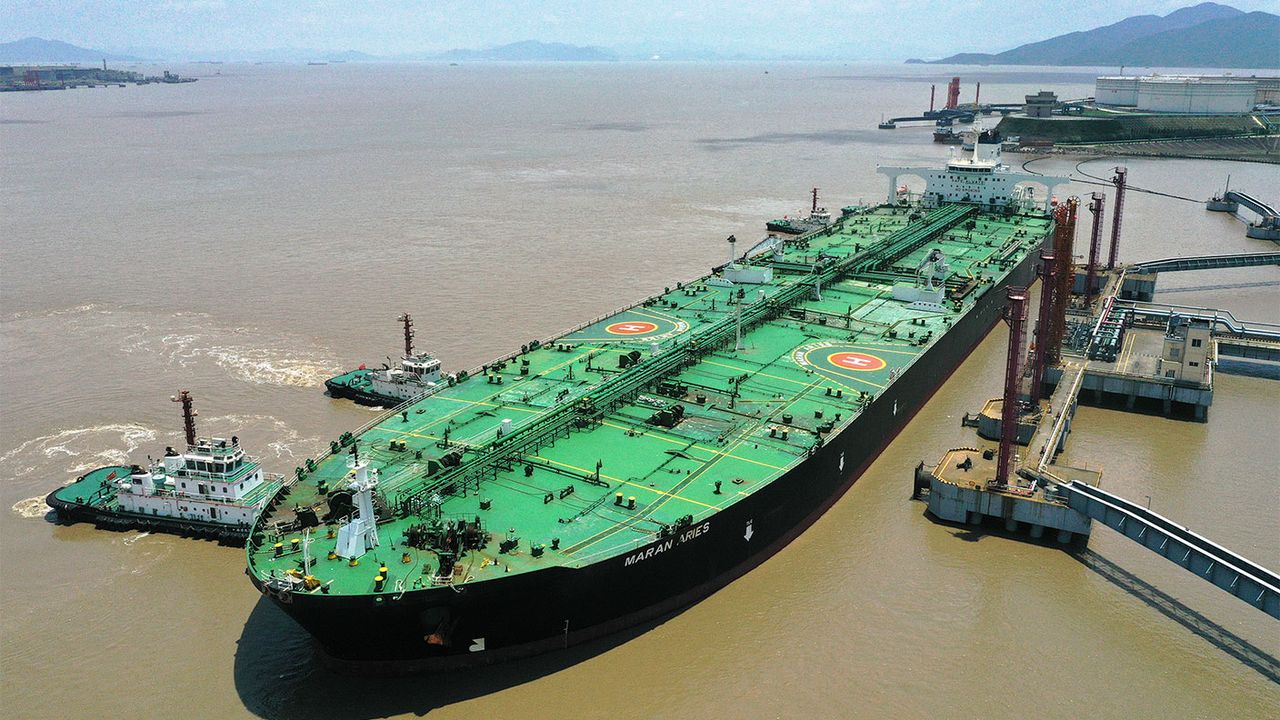 Oil tanker docking