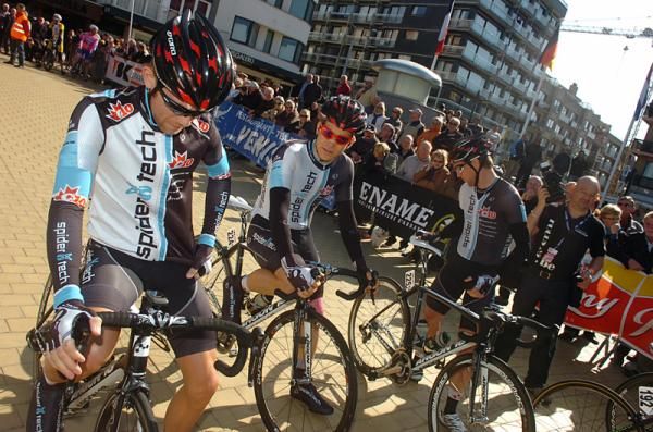 Spidertech p/b C10 riders on the startline.