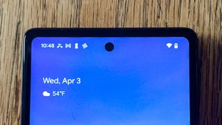 Android 14 status bar