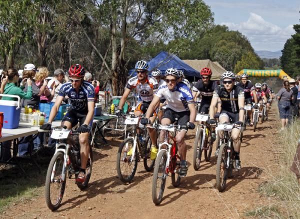 At the start, Australia's top 24 hour riders lead the field for a rolling lap in memory of James Williamson, from L to R, Jason English, Andy Bell, Dan Mackay, Brett Bellchambers, True Swain.