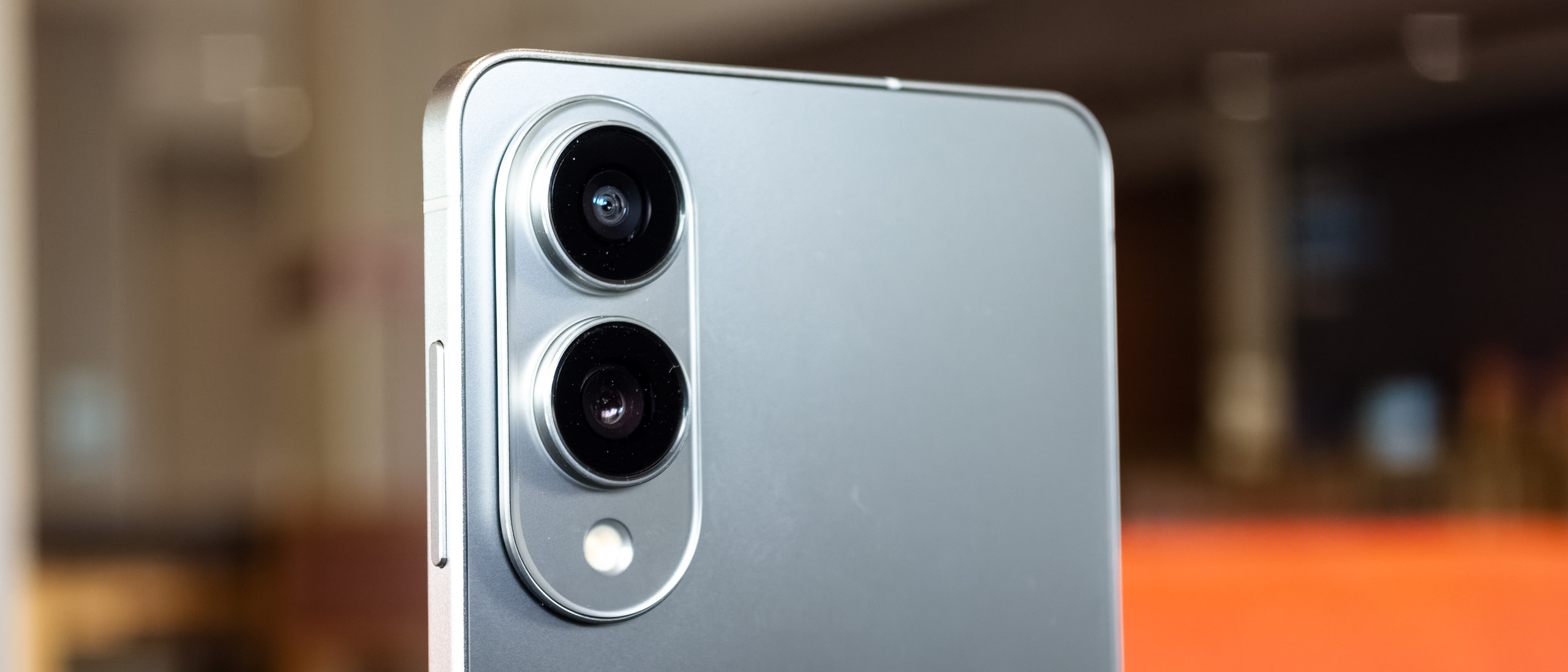 Dual camera on the Galaxy S25 Edge