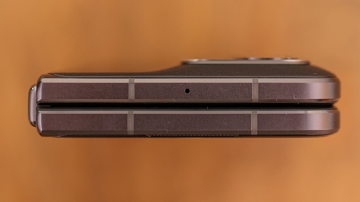 A photo of the Oppo Find N2