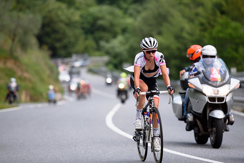 Kasia Niewiadoma (Rabo Liv) escapes solo at Giro Rosa 2016 - Stage 6