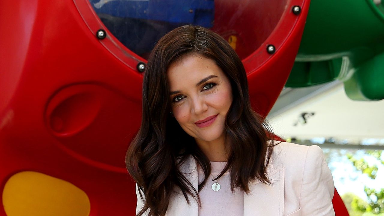 Katie Holmes Visits Ronald McDonald House Westmead