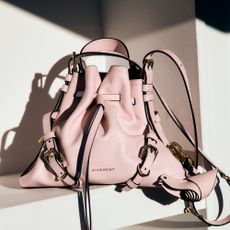 GIVENCHY