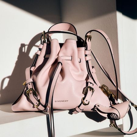 GIVENCHY