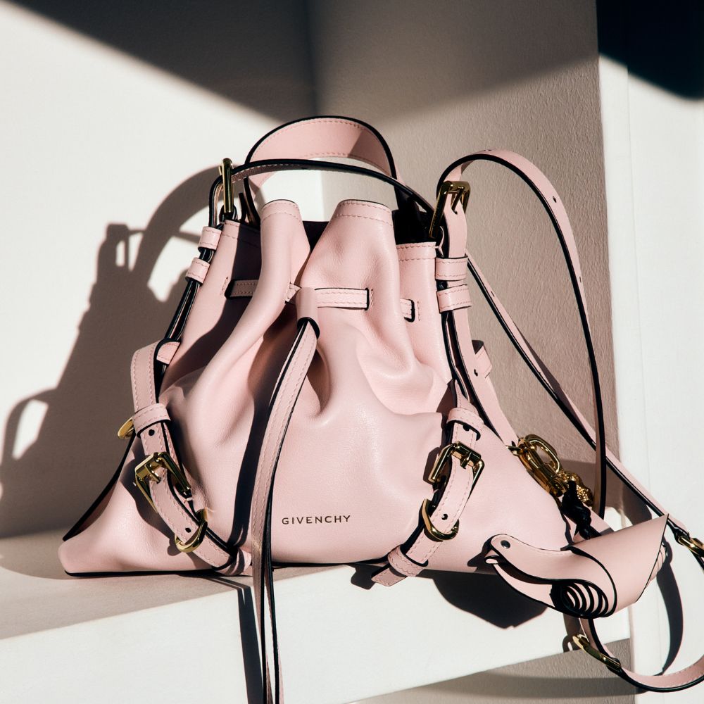 GIVENCHY