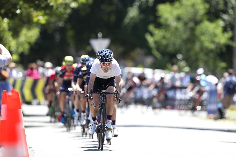 The peloton is lined out