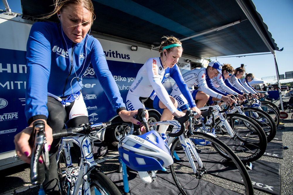 The UnitedHealthcare women warm up before the TTT.