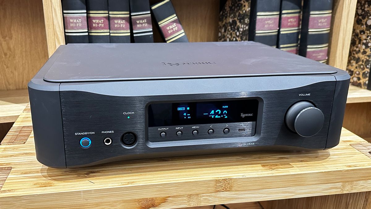 Esoteric N-05XE streaming preamp