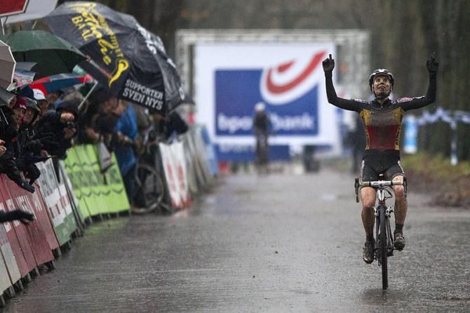 A victorious Sanne Cant