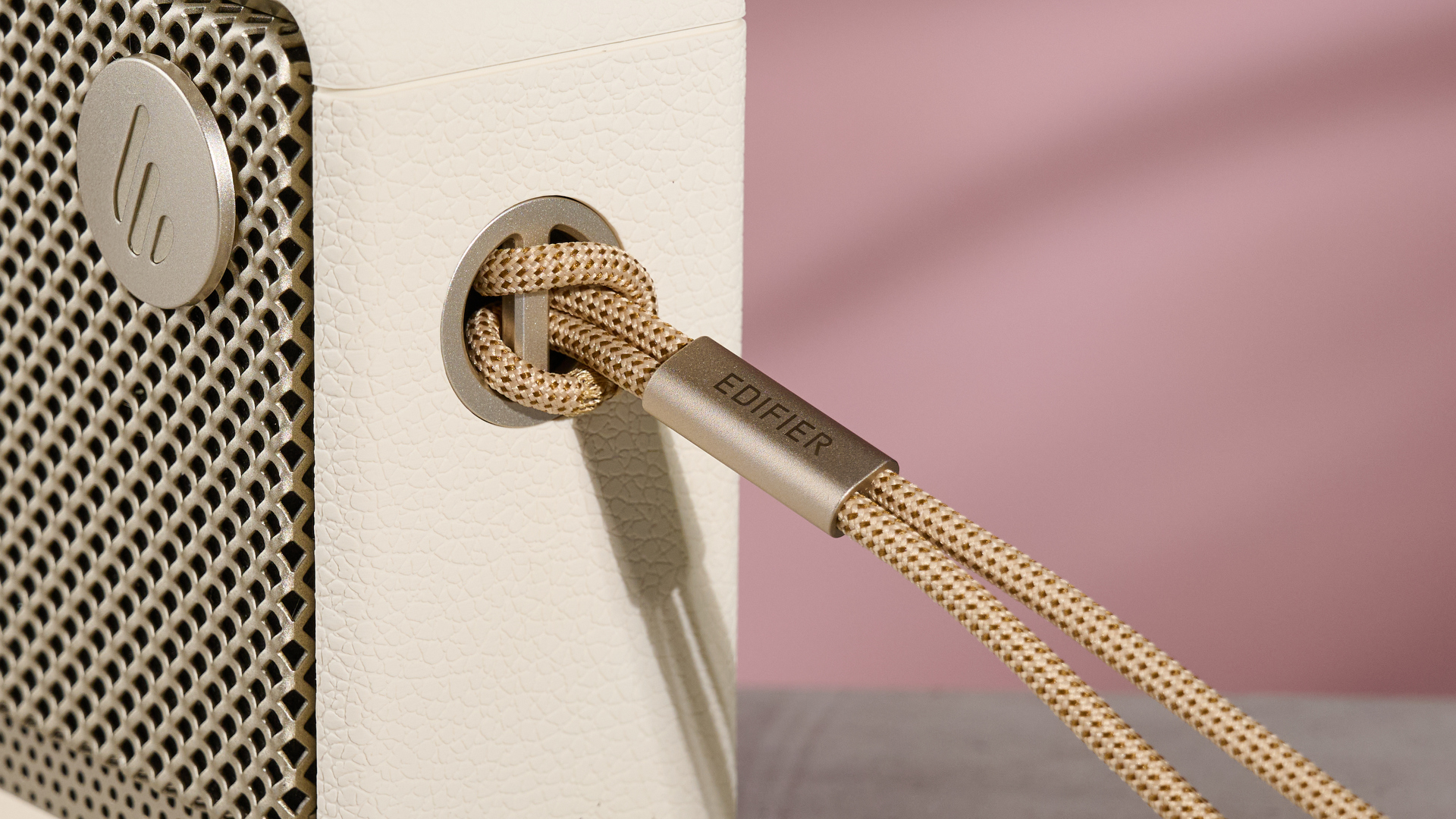 Carry strap attached to the Edifier ES20