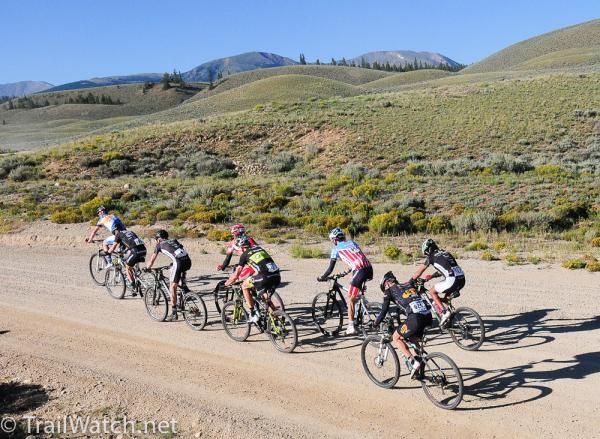 Matt Shriver (Fort Lewis) paces the leaders to Columbine.