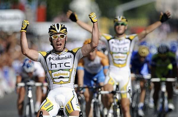 Mark Cavendish (Columbia-HTC) wins the final stage of the Tour de France.