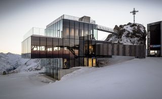 Ice Q — Solden used t took a Tyrolean architect - Johann Obermoser - to go against local tradition and give après skiers a view you don’t get with a wooden chalet. Ice Q, his ethereal glass and steel design