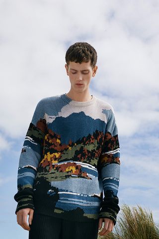 Knitted sweated with landscape image