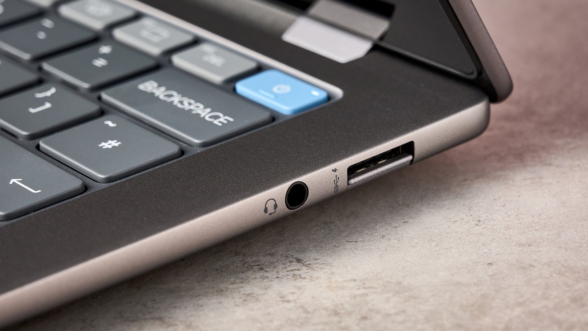 HP OmniBook X 14