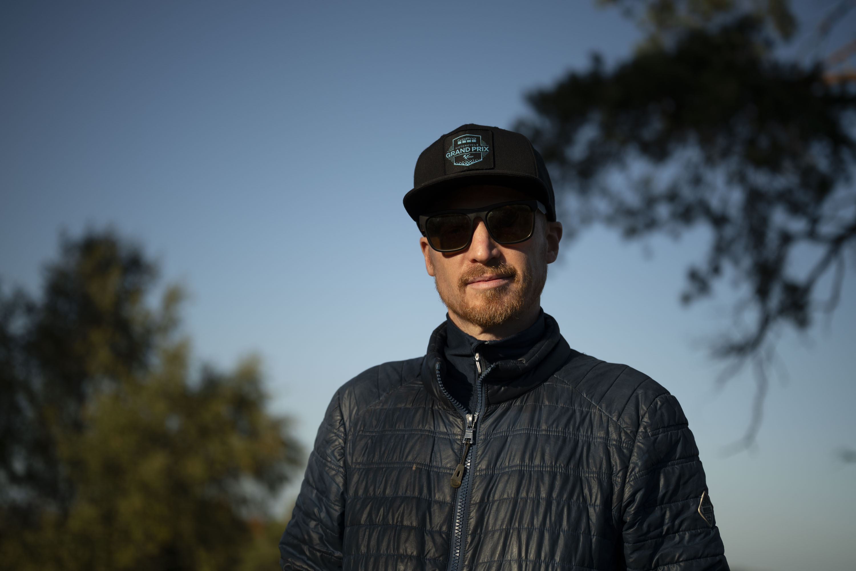 Nikon Z 24-70mm f/2.8 S II sample gallery: man in shades and a baseball cap