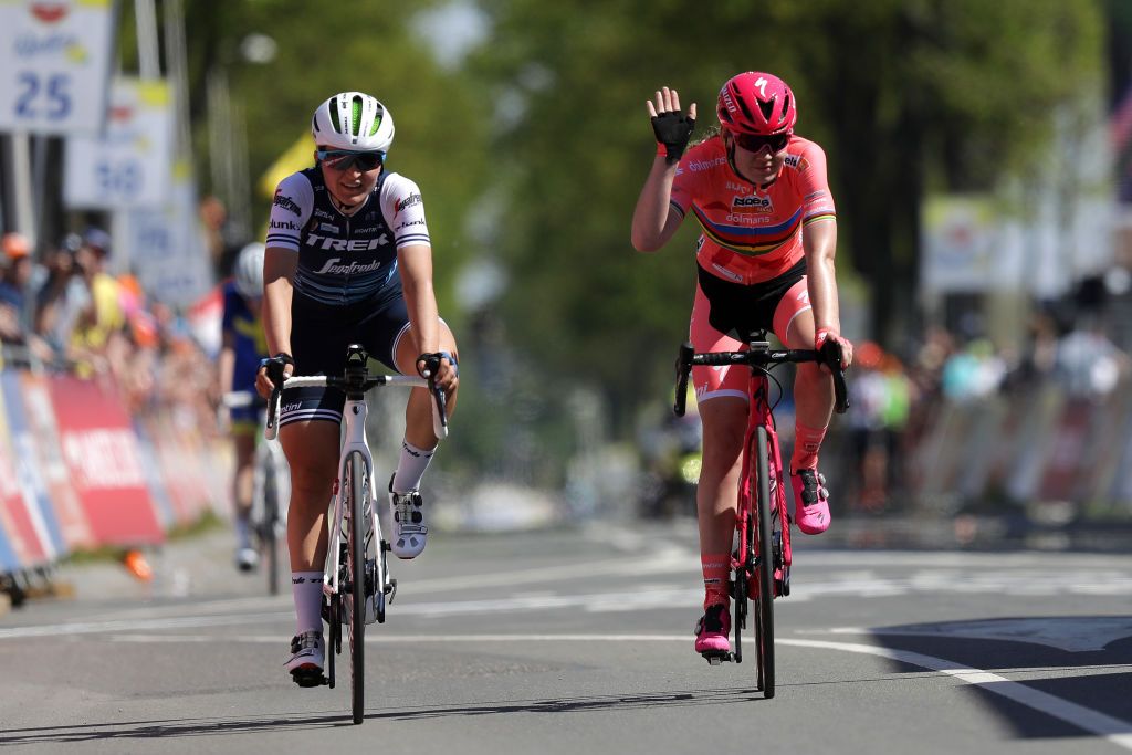 Elisa Longo Borghini and Anna van der Breggen cross the line