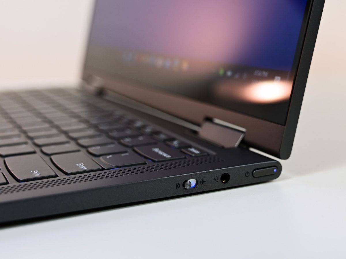 Lenovo Flex 5g Ports