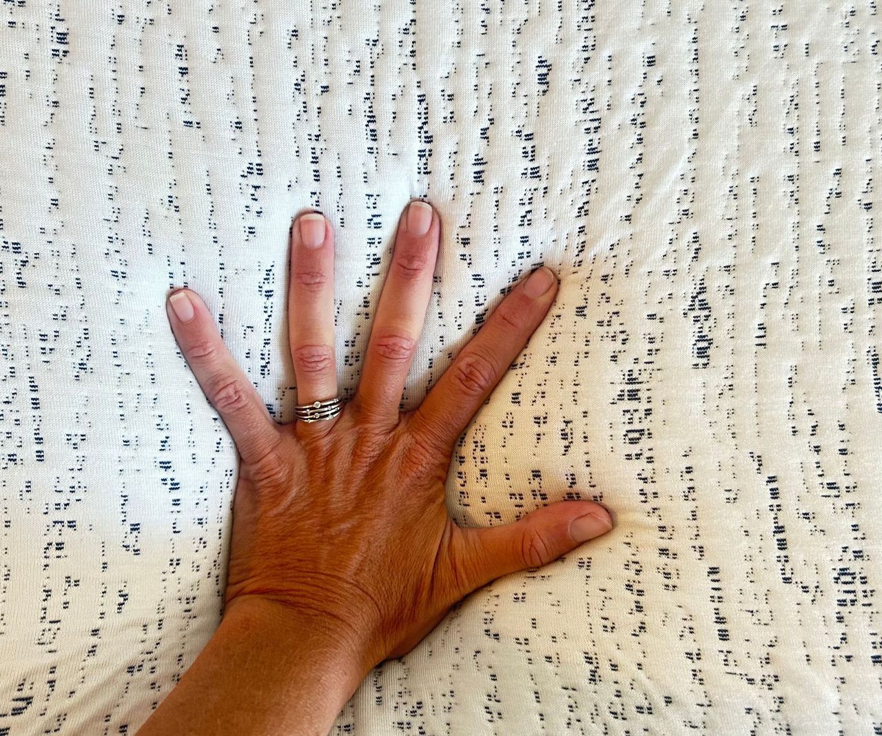 Testing the Viscosoft memory foam mattress with weights and glasses for review