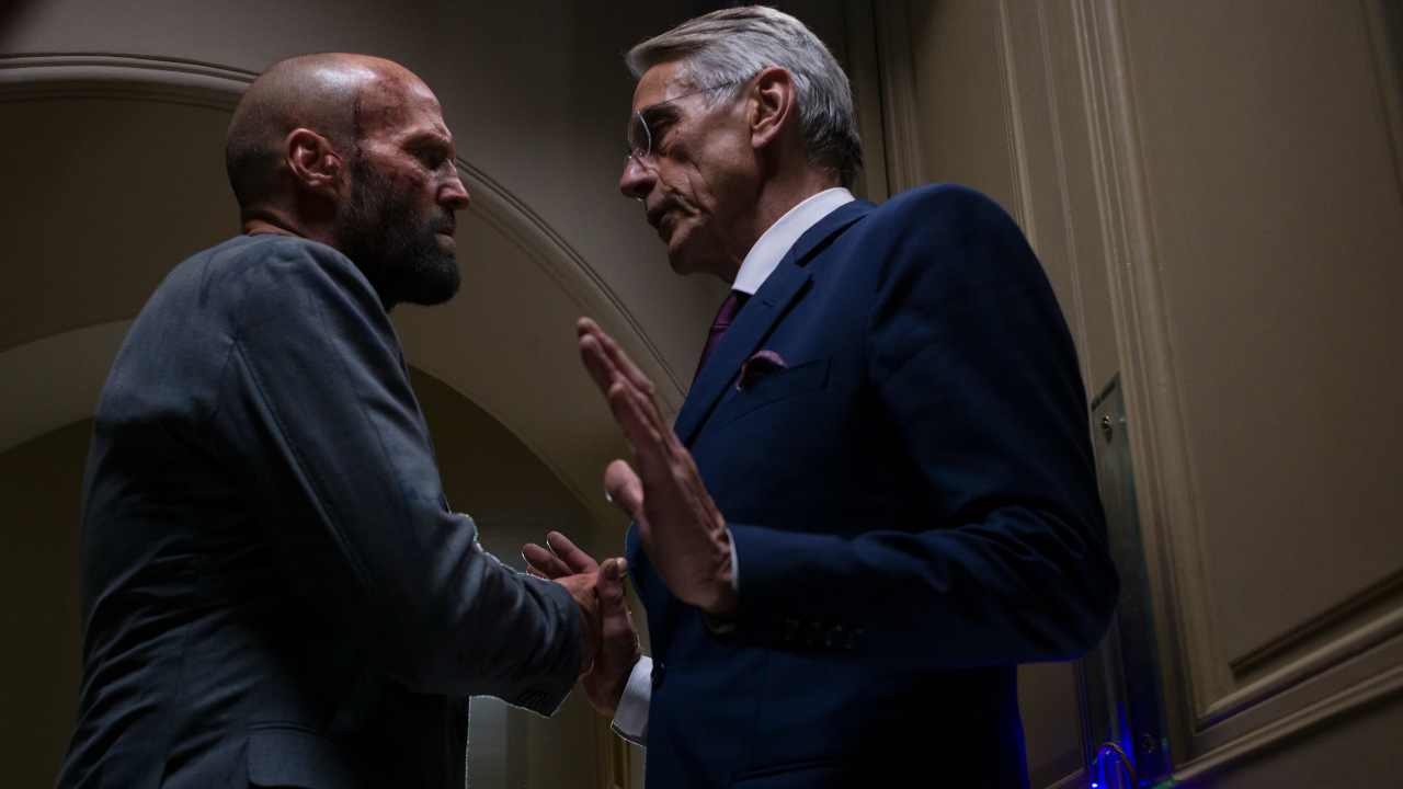 Jason Statham et Jeremy Irons dans l'apiculteur