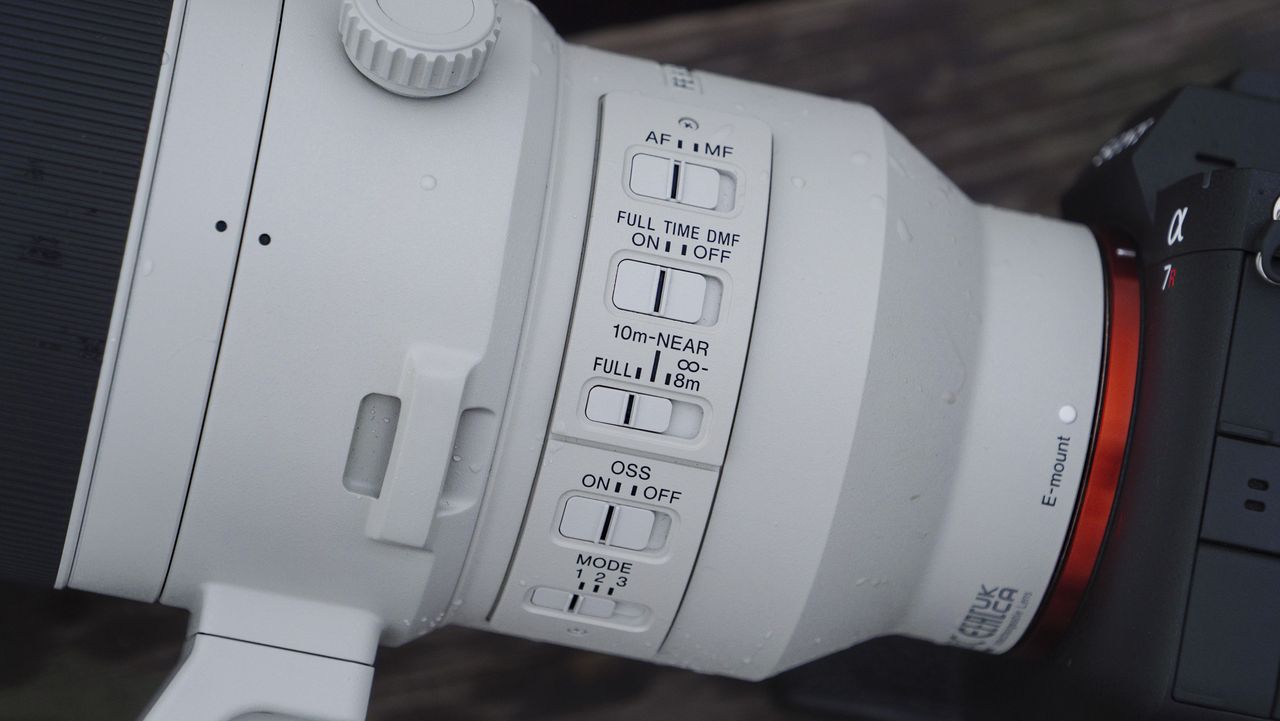 Closeup of the Sony FE 400-800mm F6.3-8 G OSS supertelephoto zoom lens's external controls