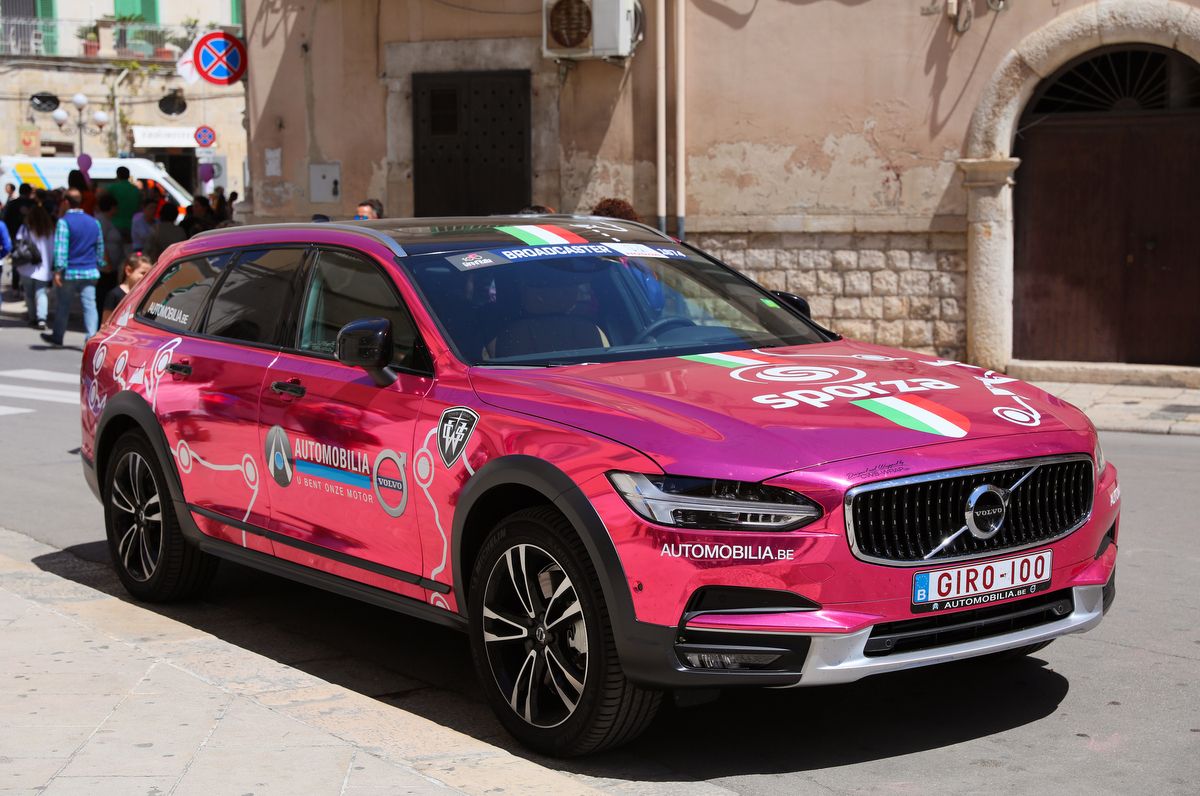 The Sporza team have a very nicely custom painted car for the Giro