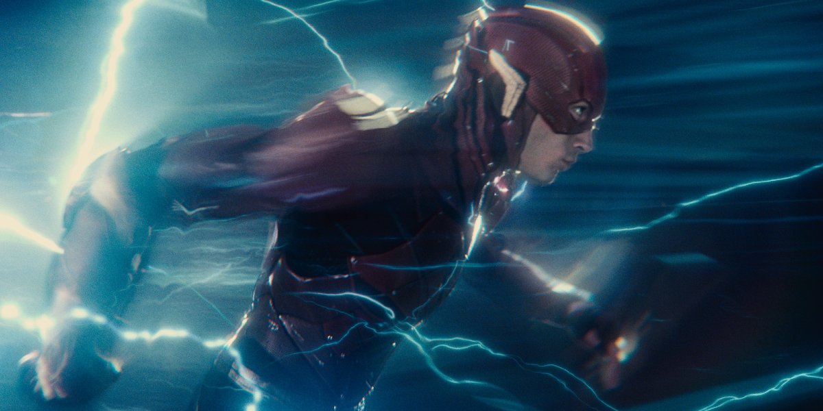 Ezra Miller&#039;s Flash running like lightning in Justice League.