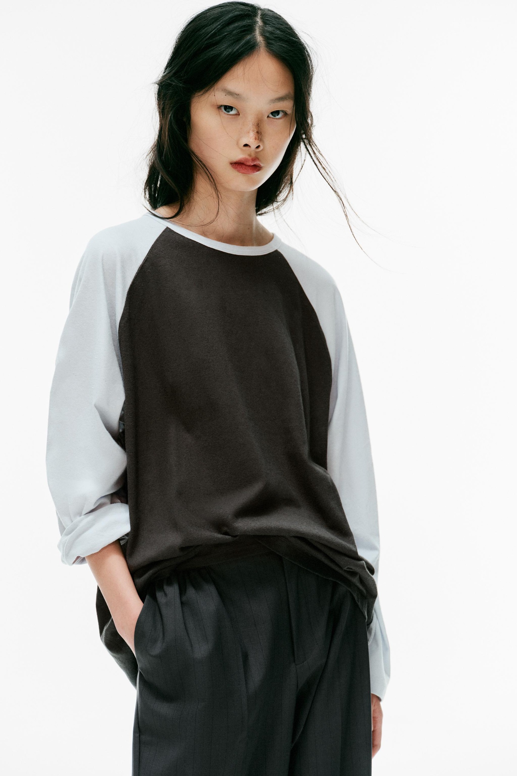 Contrast Raglan T-Shirt - Anthracite Grey - Xs