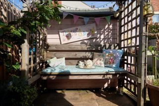 Vintage Tea Shed by Anne Hindle