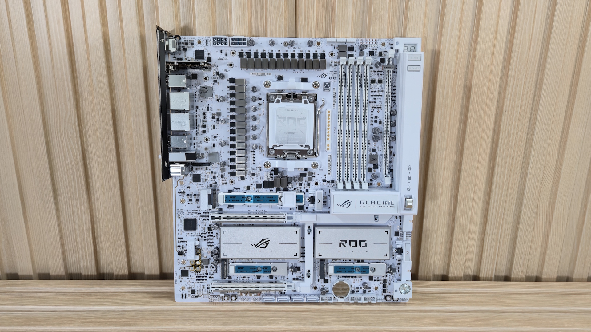 Asus ROG Crosshair X870E Glacial - Board images