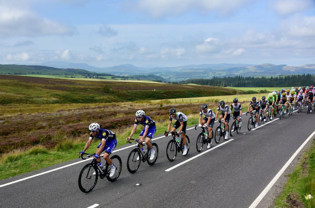 Etixx-QuickStep take up responsibility for setting the pace