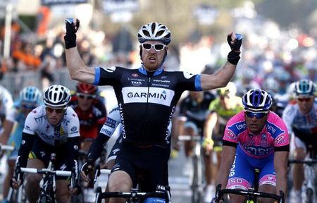 Tyler Farrar (Garmin-Cervelo) takes the stage win ahead of Alessandro Petacchi (Lampre ISD) and JJ Haedo (Saxo Bank Sungard)